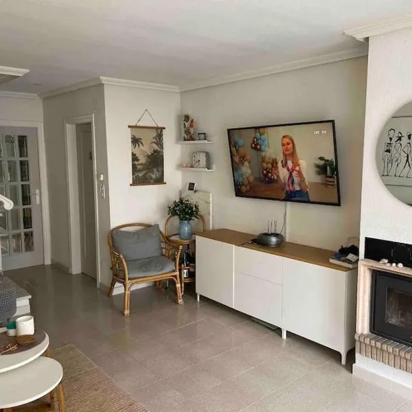 Awesome Villa 3 Bedrooms, hotel a El Moncayo