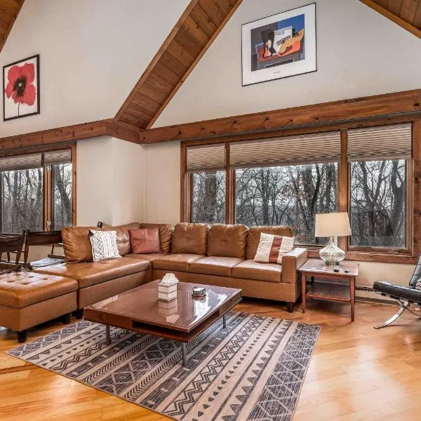 4 Bdrm Dog-Friendly Territory Getaway, hotel di Galena