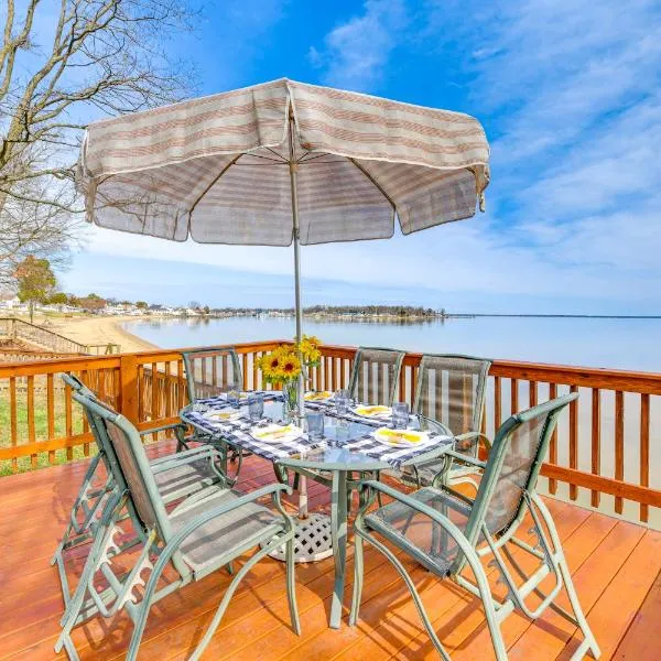 Riverfront Colonial Beach Home with Private Beach!, hotel a Colonial Beach