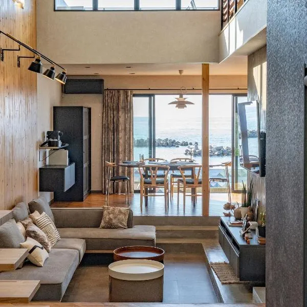 West Shore Plus, hotel in Awaji