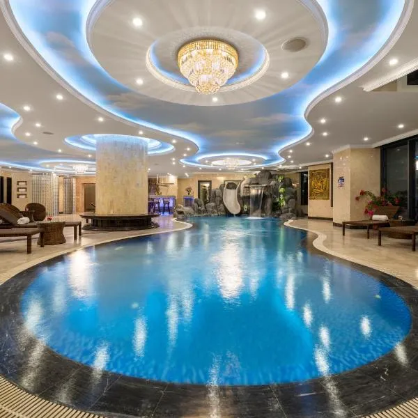 V-Hotel Da Nang Beach, hotel in Danang