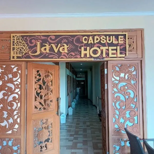 Java Capsule Hotel, hotel in Betek