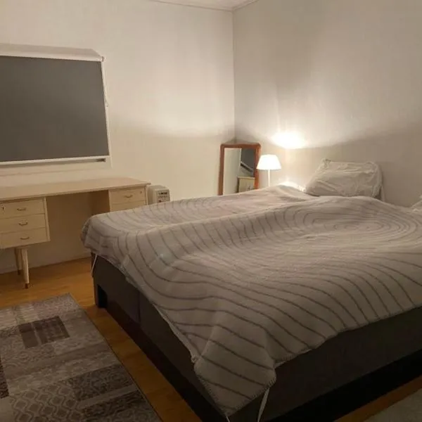 Villa Veldre - Nice place near the sea and forest, khách sạn ở Larvik