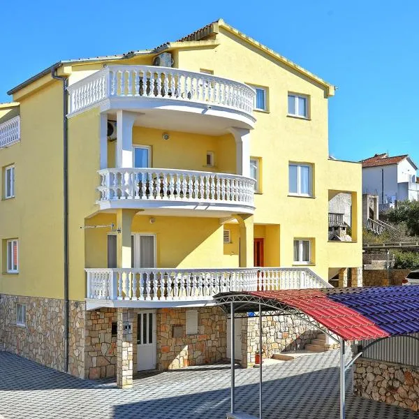 Apartments Goranka, hotel in Murter