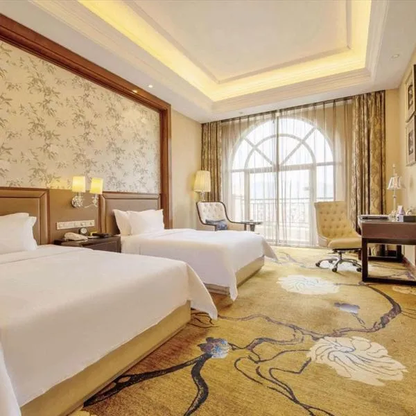 Days Hotel by Wyndham Logan City Huizhou，惠州的飯店