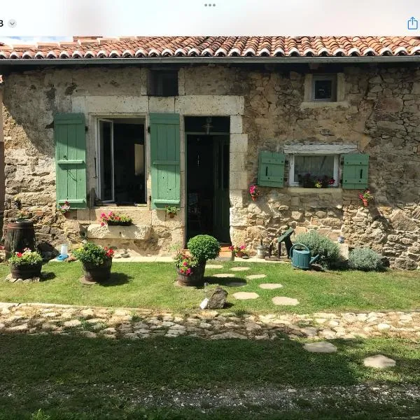 Le Petit Grange, Hotel in Rouzède