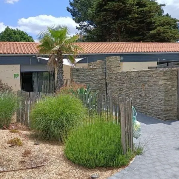 Gites Le bois des Tréans, hotel v destinaci Les Moutiers