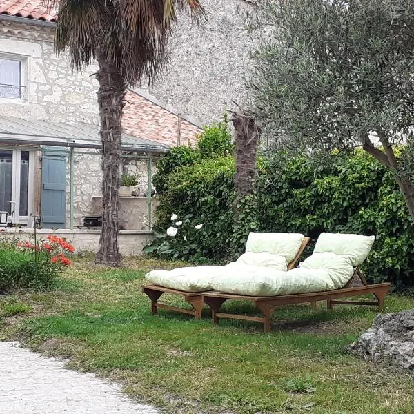Chambres d'Hôtes du Messager – hotel w mieście Beauville