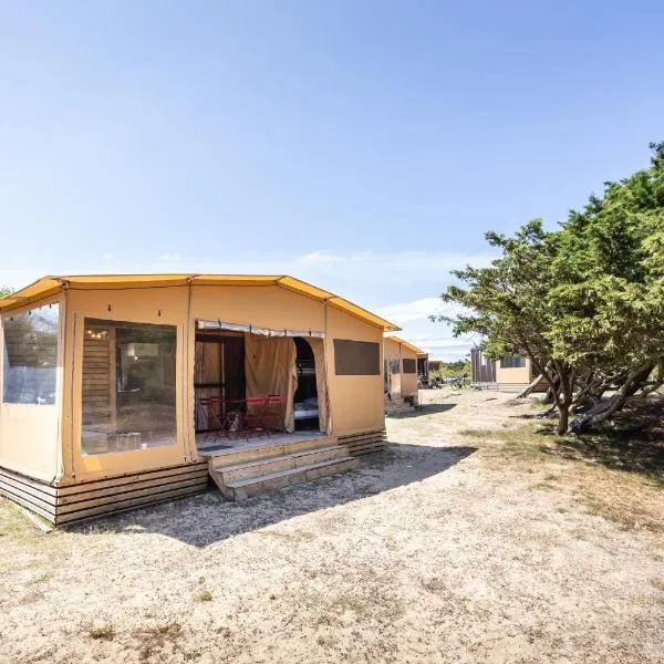 Huttopia Ars-en-Ré, hotel v destinaci Ars-en-Ré