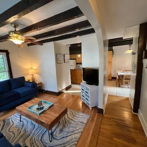 Cozy 3BR Beach House by the Sea, khách sạn ở Old Orchard Beach