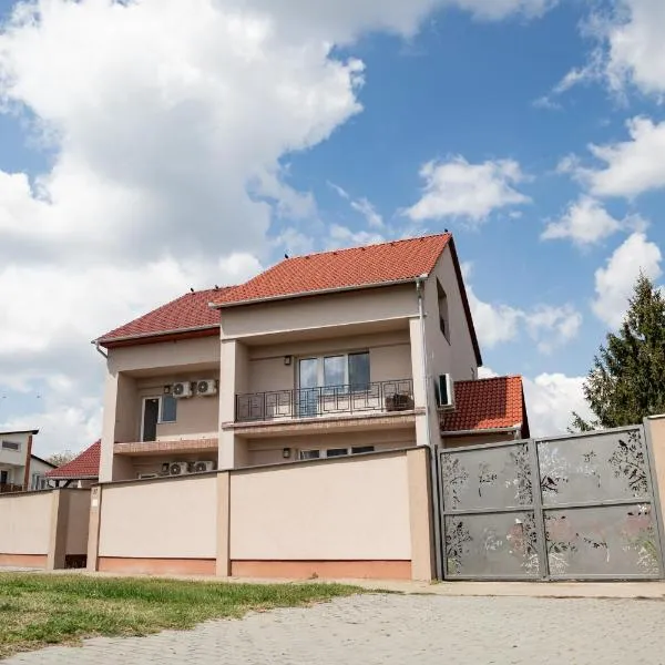 Farkas Villa, hotel v destinaci Mórahalom
