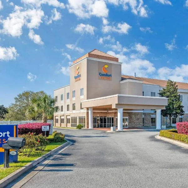 Comfort Suites Brunswick, hotel di Spring Bluff