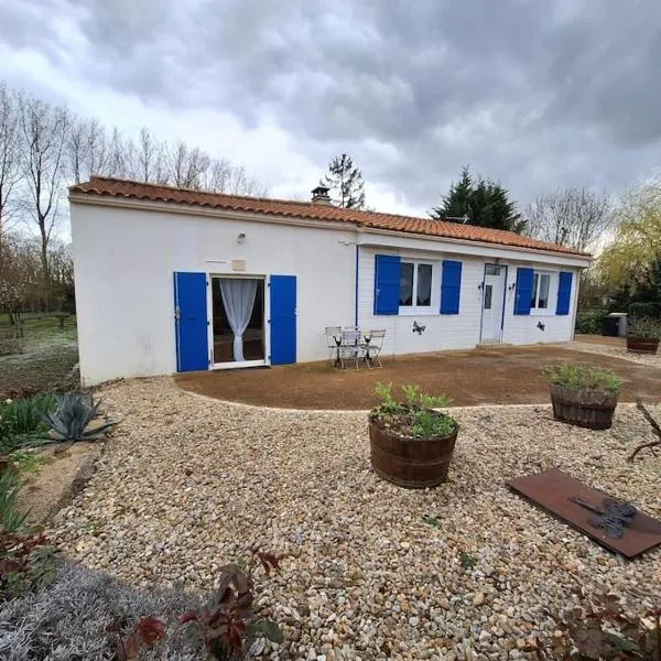 la petite cabane, hotell i Maillé