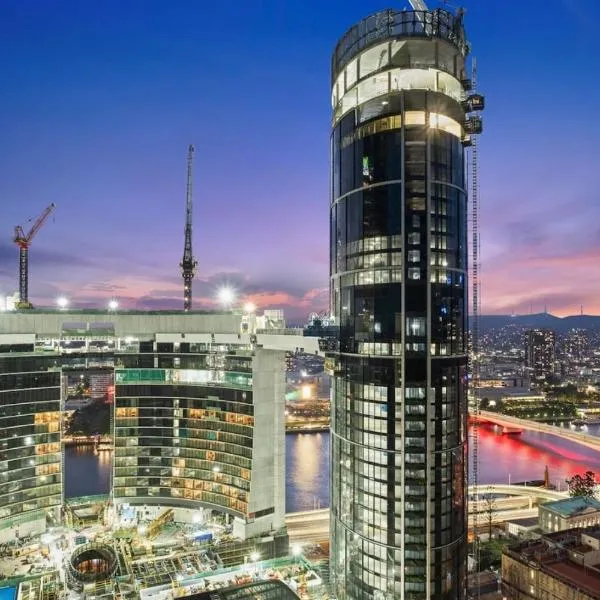 Lux Sub-Penthouse with Casino views, hotel di Brisbane