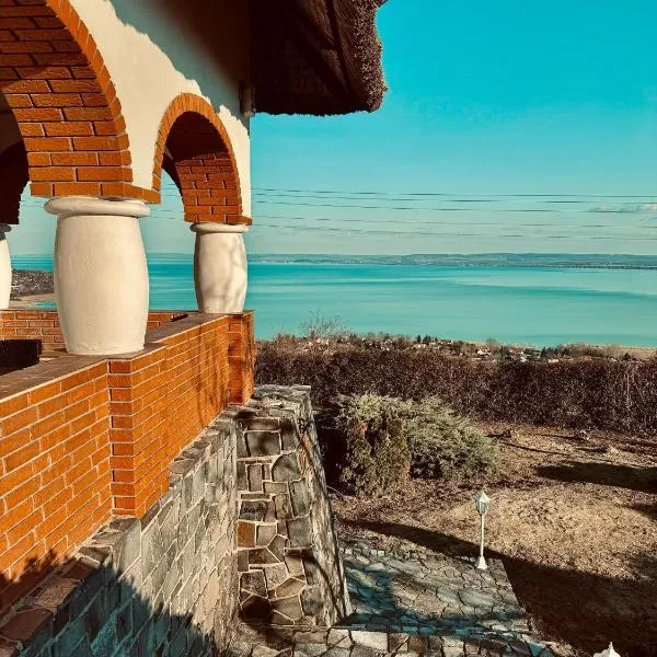 Top Hill Balaton โรงแรมในบาดัคชอยโตมาย