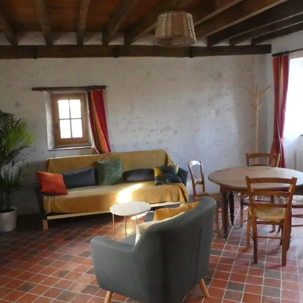 A la croisée des châteaux 3 étoiles, hotel in Ouchamps