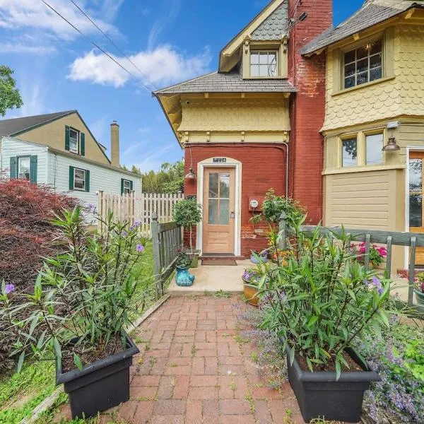 Luxury Loft in Historic Carriage House, hotel in Kennett Square