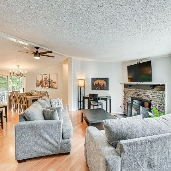 Creekside Catskills Getaway Near Hunter Mountain, hotel in Tannersville