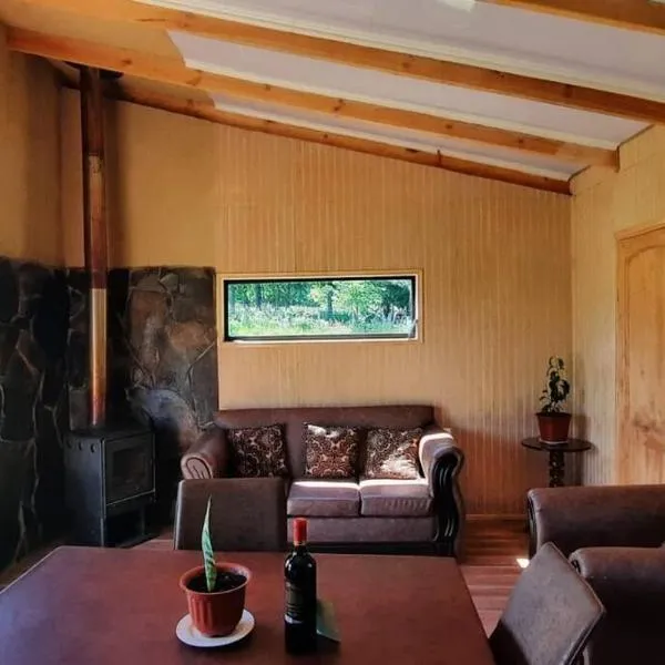 Parcela “El Nogal”, hotel in Manzanar