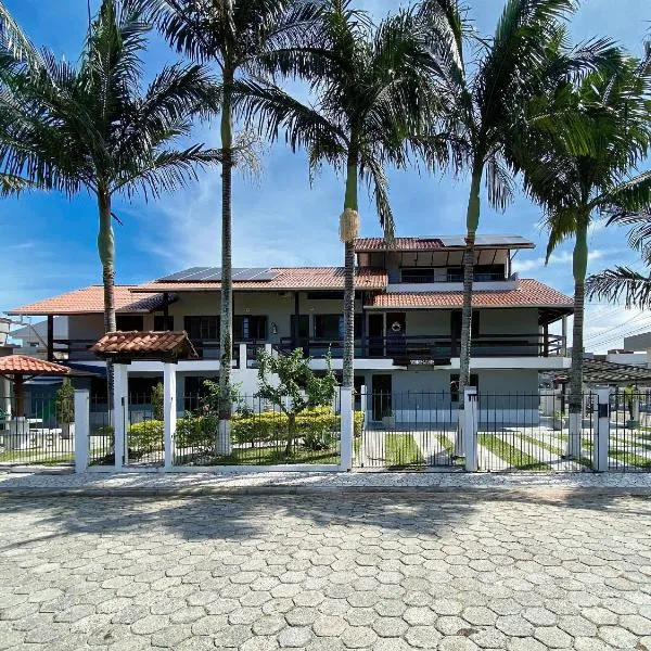 Residencial Verdes Mares, hotel di Bombinhas