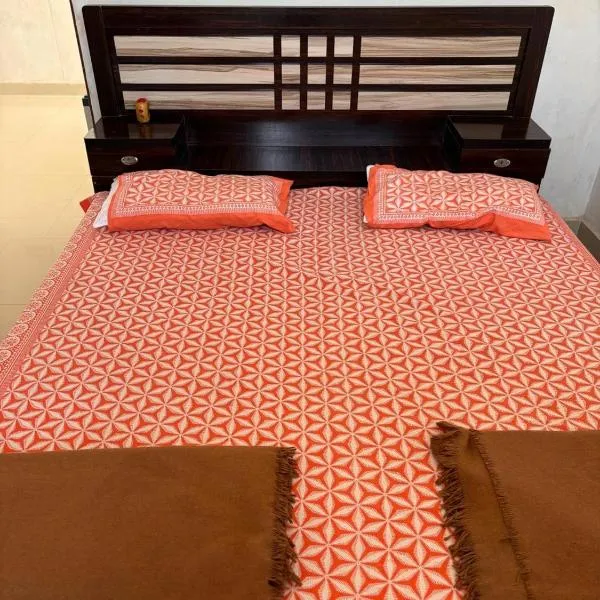 SRIRAM HOMESTAY 01 KM to SRI RAM MANDIR, hotel di Ayodhya