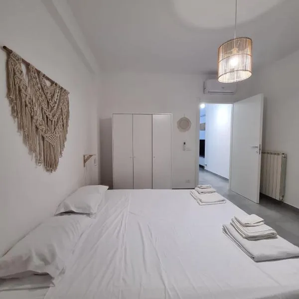 BHolidayMood - La Casa di B, hotel in Satriano