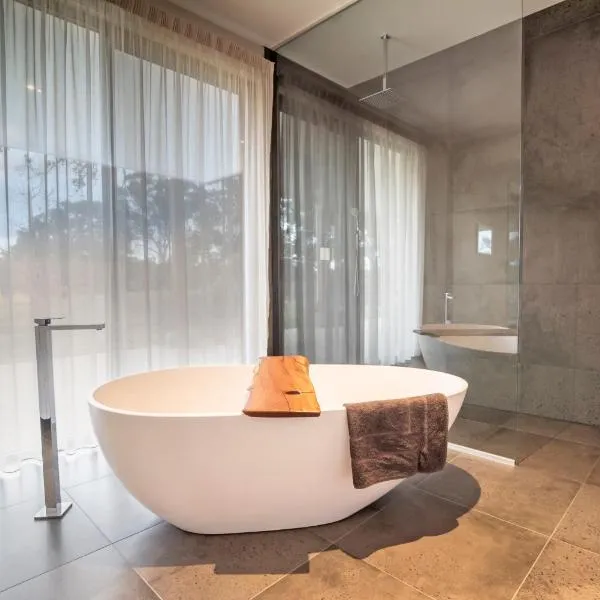 Dale View Luxury Accommodation, hotel v destinaci Glenaroua