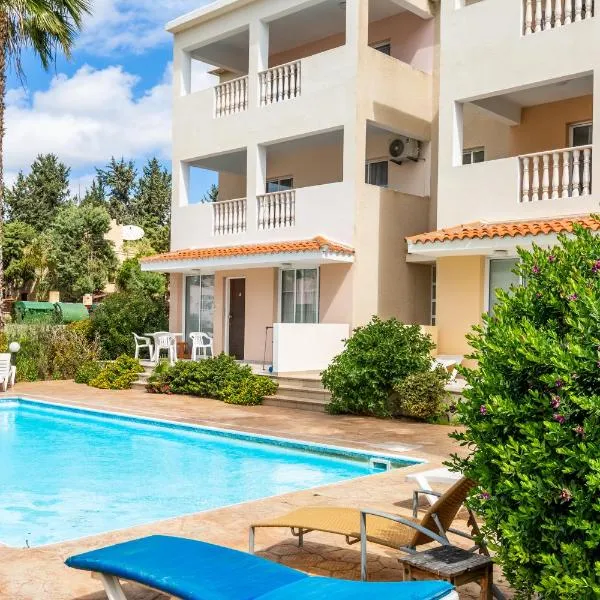Beautiful 2 bed apartment in Paphos Cyprus, khách sạn ở Episkopi Pafou