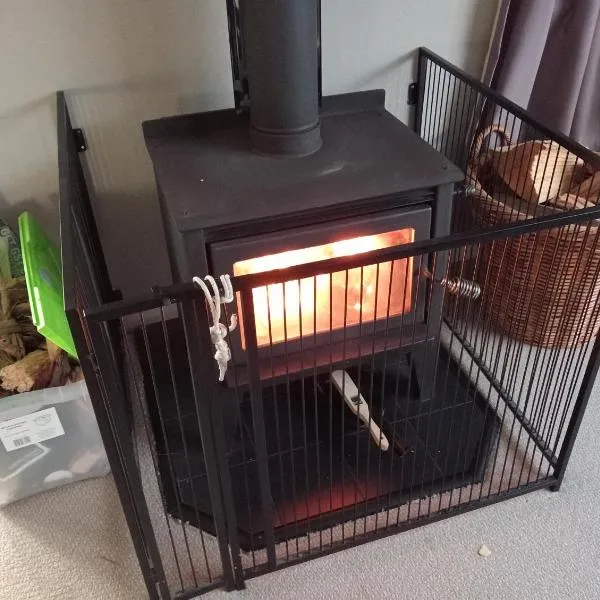 Cosy Kiwi bach Kid and Pet friendly Beach house, khách sạn ở Otaki Beach