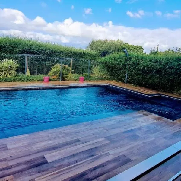 Maison de vacances avec piscine proche mer et montagne – hotel w mieście Ghisonaccia
