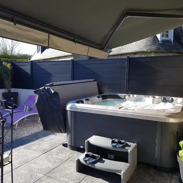 Gite MERLIN Spa Privatif et Sauna, hotel in Trélévern