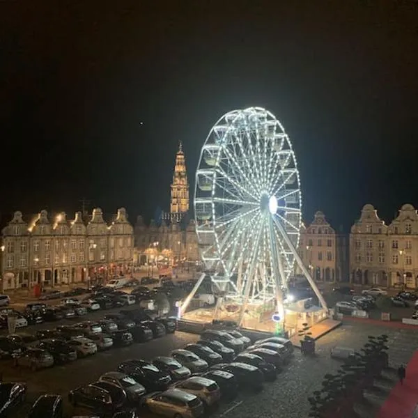 The Best View 65 Grand place Superbe vue avec Jaccuzi, hotel in Arras