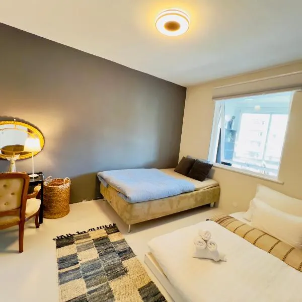 Luxury Service Apartment by Chanya, hotell i Ålesund
