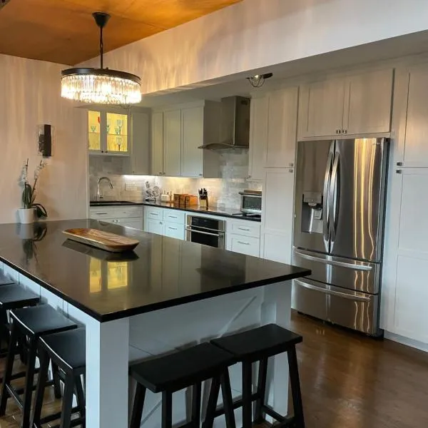 The Blue House On The Hill Catskills—Views，Claryville的飯店