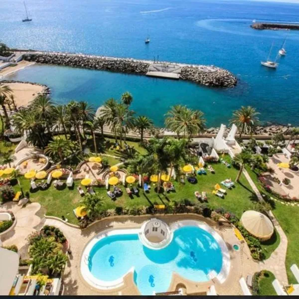 Penthouse Montemarina primera línea Anfi del Mar, hotel Mogánban