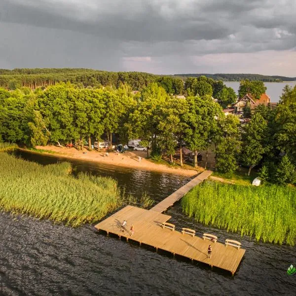 RiW Małe Swory - Domek pływający Houseboat i domki drewniane, hotel v destinaci Małe Swornigacie