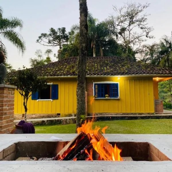 Seu Refúgio com Lareira Próximo ao Petar, hotel in Apiaí