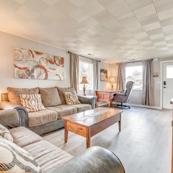 Family-Friendly Ontario Home in Central Location!, ξενοδοχείο σε Ontario