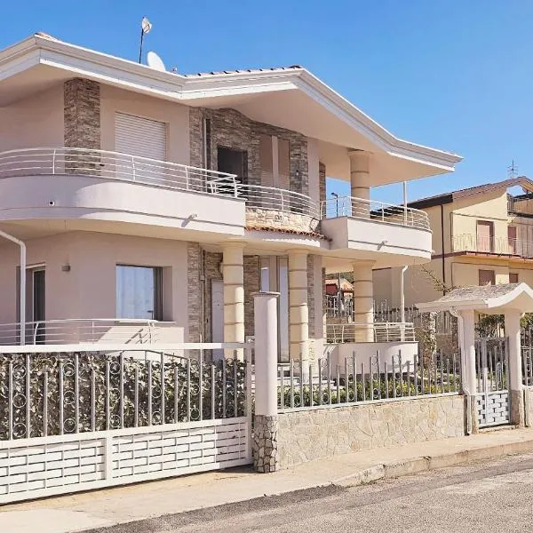 Grillo Superior Apartments, hotel v destinaci Capo Vaticano