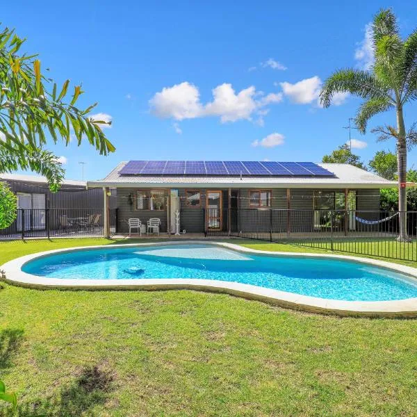 The Hideaway, hotel in Bargara
