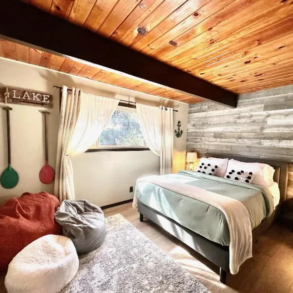 Cozy Cabin near Resorts and The Village +Mtn views, hotel in Big Bear City