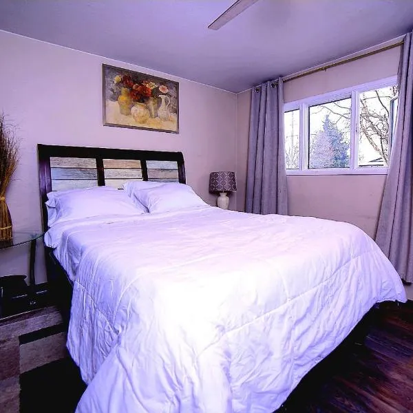 KING SUITE ON 16TH AVE, hotel in Eagle River