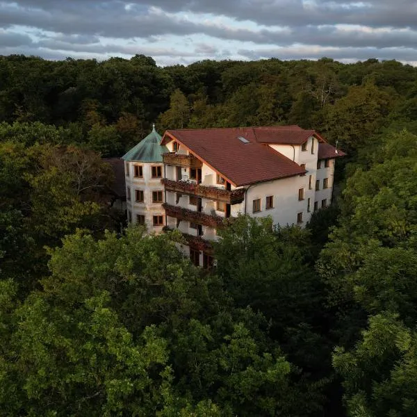 Hotel-Restaurant Kreuzberghof Tagungs- und Veranstaltungshotel, hotel v destinaci Tiefenbach