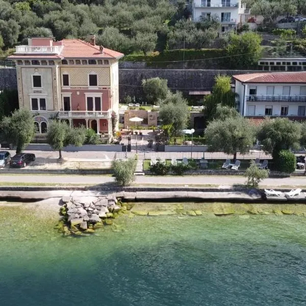 Villa Torre - Atmosfera Romantica, hotel in Brenzone sul Garda