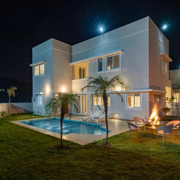 ELIVAAS Signature Shourya Eden Luxe 3BHK Villa with Pvt Pool, Udaipur, hotel u gradu Udajpur