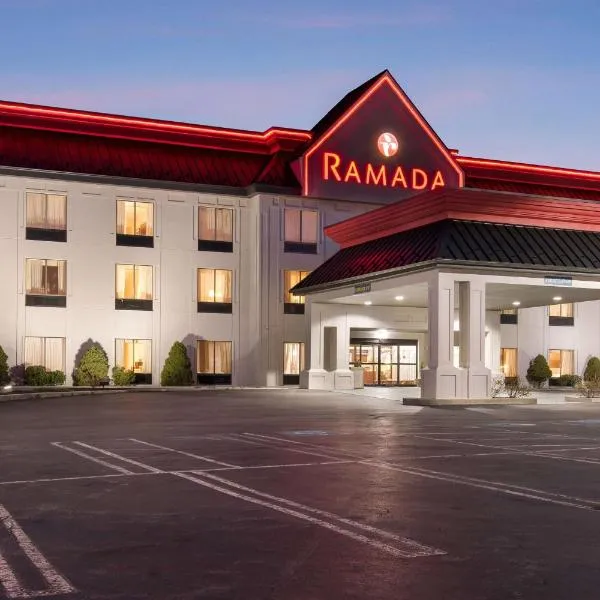 Ramada by Wyndham Harrisburg/Hershey Area: Harrisburg şehrinde bir otel