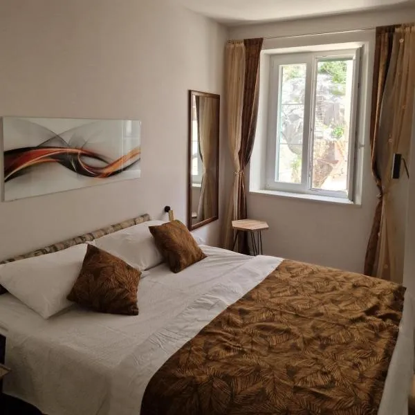 Old Town Apartment, Hotel in Omiš