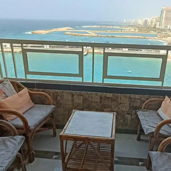 Charming Seaview Condo in Gleem G10, hotel ad Alessandria d'Egitto