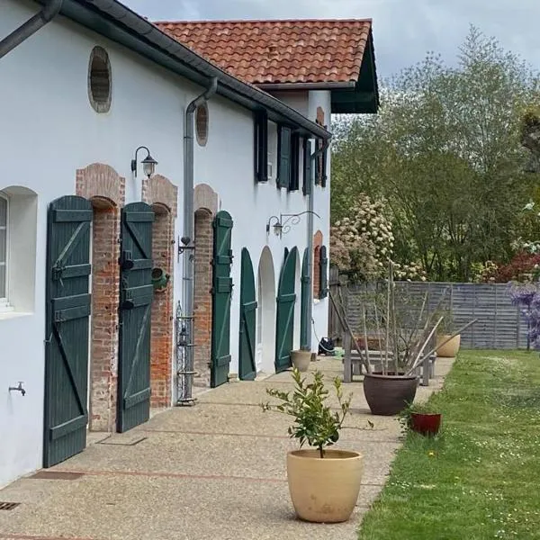 Chambres d'hôtes Maison Narbay aux portes du pays Basque, hotel v destinaci Saint-André-de-Seignanx