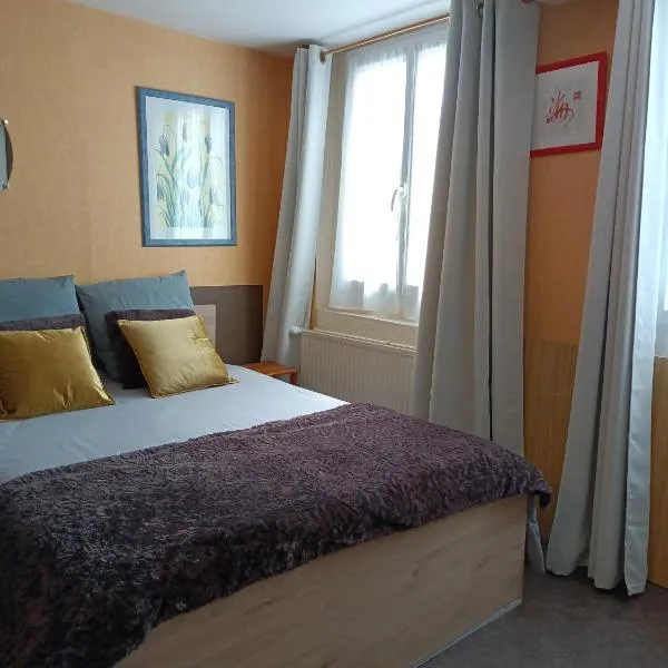 Chambre dans le centre historique, hotel in Pont-Audemer